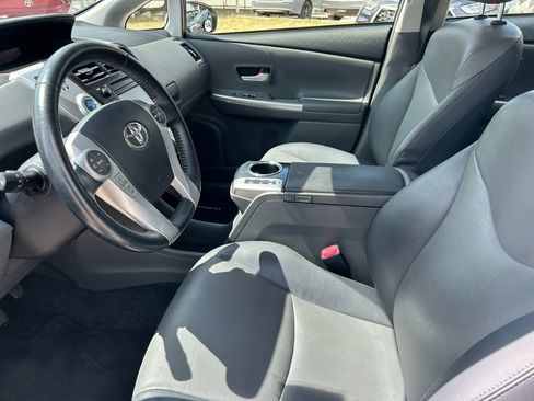 Used 2013 Toyota Prius V Five FWD image 11