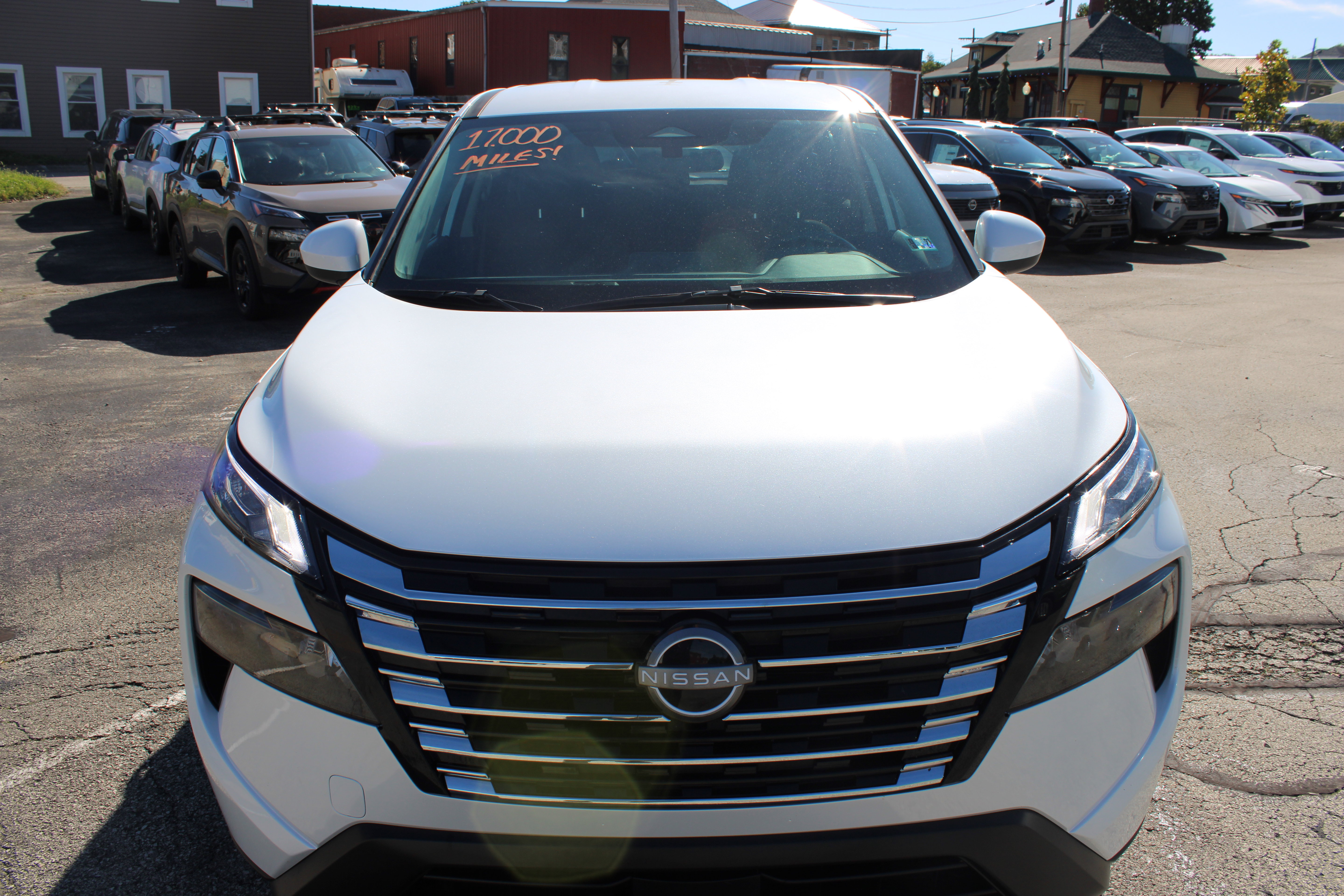 Certified 2025 Nissan Rogue SV AWD/4WD image 10
