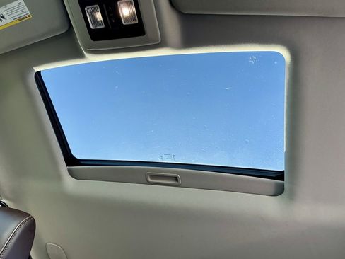 Used 2016 RAM 1500 Laramie Longhorn image 38