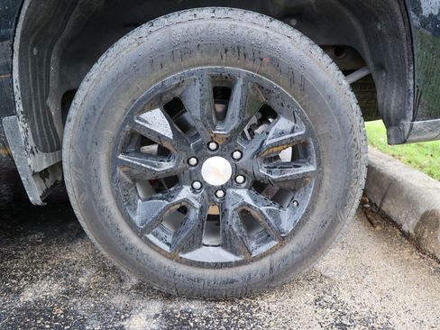 Used 2024 Chevrolet Silverado 1500 Custom image 15