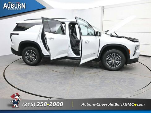 New 2026 Chevrolet Traverse LT image 40