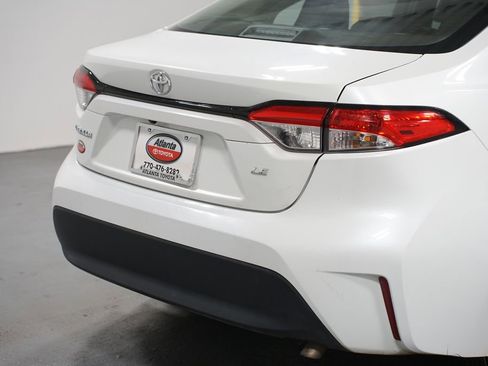 Certified 2025 Toyota Corolla LE image 9