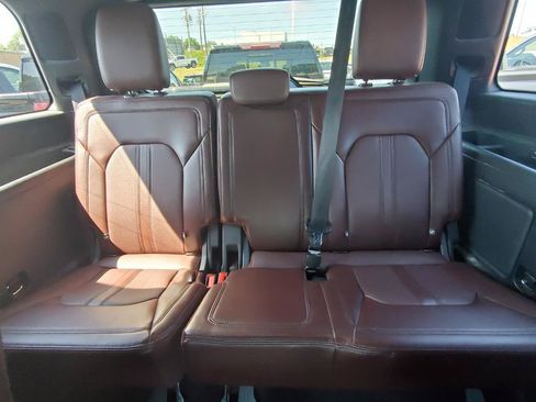 Used 2022 Ford Expedition Limited AWD/4WD image 7