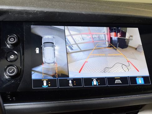 Used 2021 Buick Envision Avenir w/ Technology Package II FWD image 24