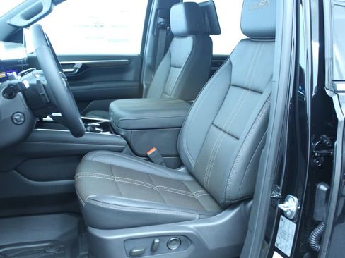 New 2026 Chevrolet Suburban High Country AWD/4WD image 21