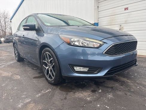 Used 2018 Ford Focus SEL w/ Cold Weather Package image 3