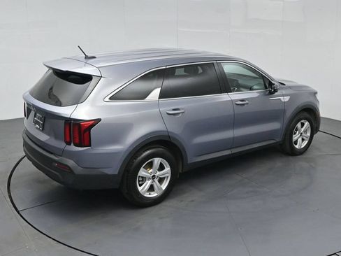 Certified 2023 Kia Sorento LX FWD image 43