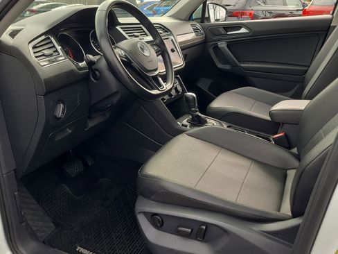 Used 2019 Volkswagen Tiguan SE image 14