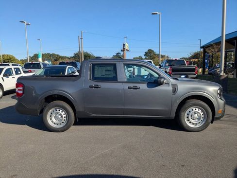 New 2025 Ford Maverick XL image 3