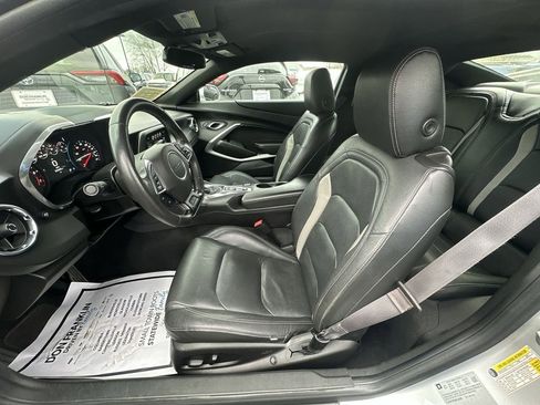 Used 2017 Chevrolet Camaro SS RWD image 11