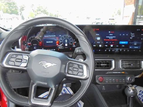 Used 2025 Ford Mustang GT Premium RWD image 6