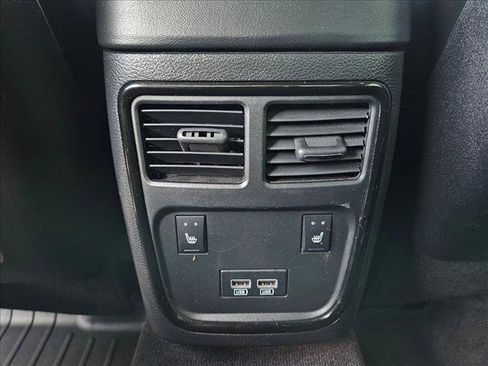 Used 2018 Dodge Charger R/T RWD image 17