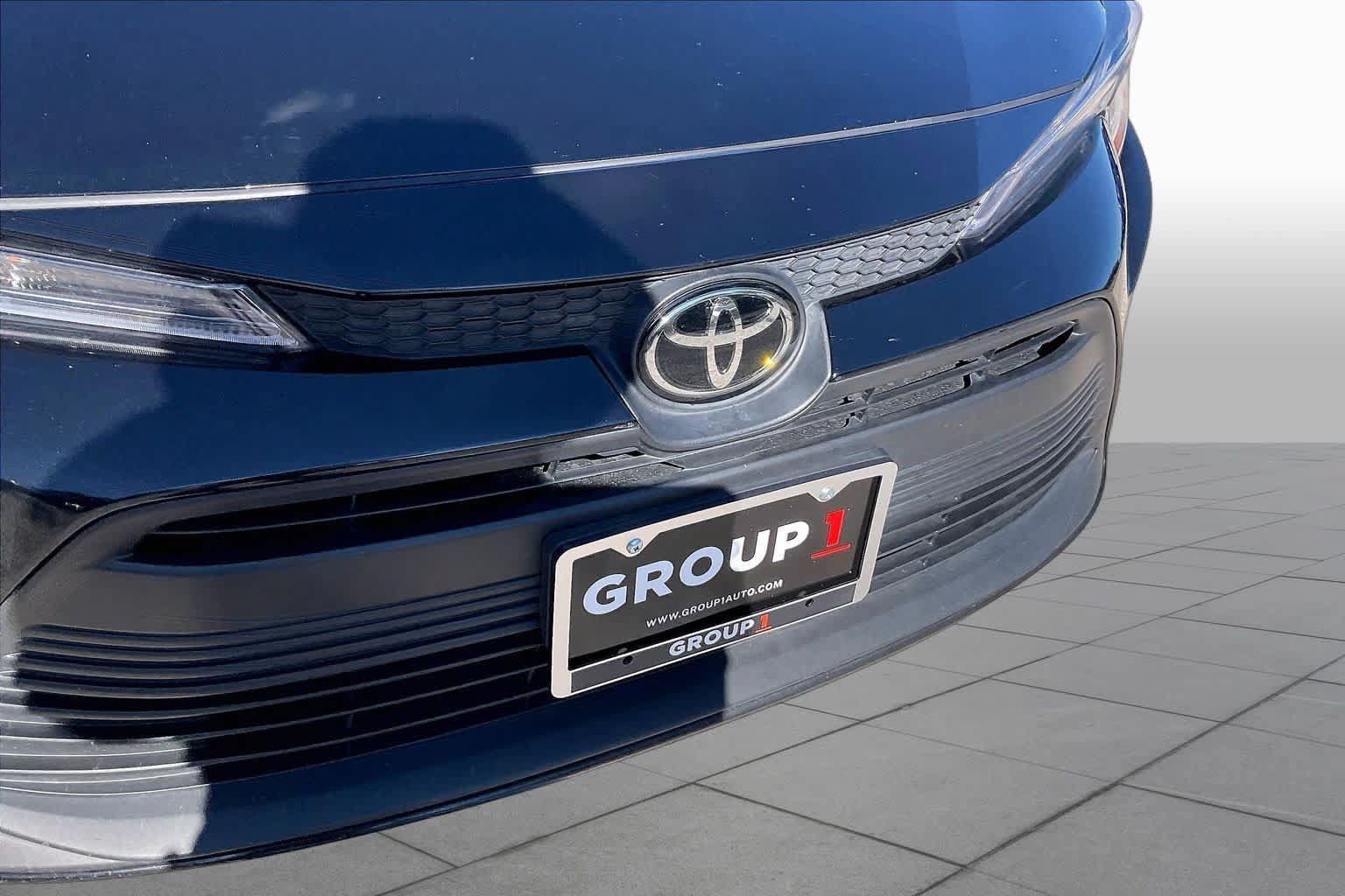 Used 2025 Toyota Corolla LE FWD image 29