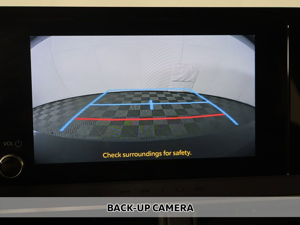 Used 2025 Toyota Prius LE FWD image 5