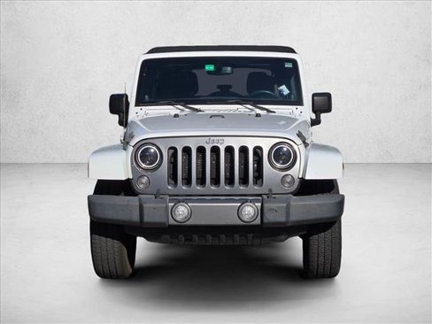 Used 2014 Jeep Wrangler Freedom Edition image 2