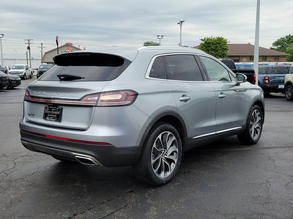 Certified 2023 Lincoln Nautilus Reserve w/ Luxury Package AWD/4WD image 4