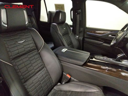 Used 2023 Cadillac Escalade Sport Platinum w/ LPO, ONYX Package image 47