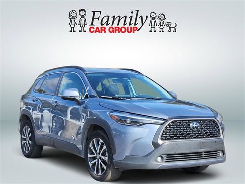 Certified 2024 Toyota Corolla Cross XLE image 2