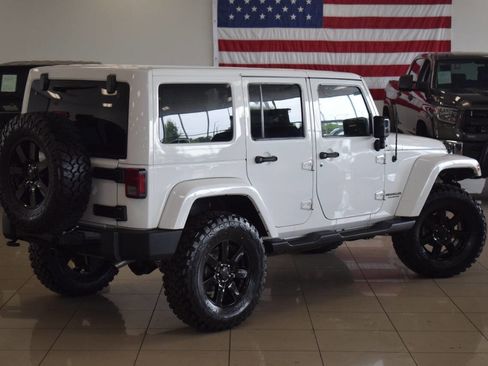 Used 2014 Jeep Wrangler Unlimited Sahara AWD/4WD image 38