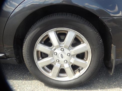 Used 2008 Ford Taurus SEL FWD image 12