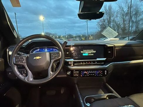 Used 2024 Chevrolet Silverado 2500 High Country w/ High Country Premium Package image 9