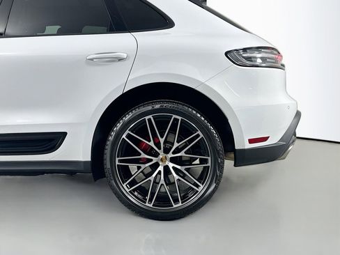 Certified 2024 Porsche Macan S image 12