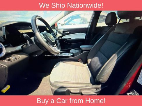 Used 2025 Chevrolet Trax LT w/ LT Convenience Package FWD image 7