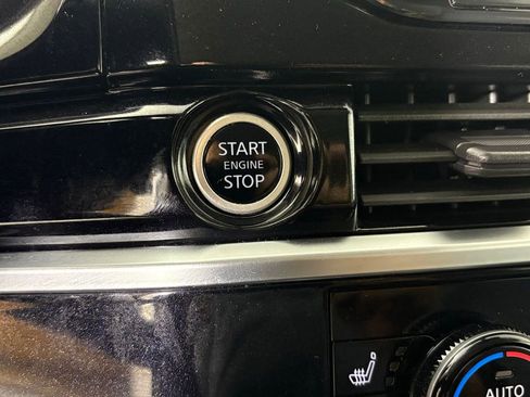 Used 2023 Nissan Pathfinder SL image 23