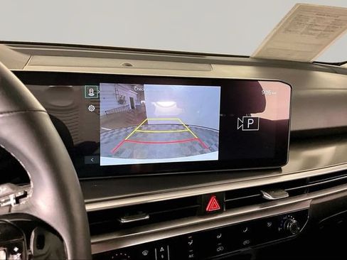Certified 2026 Kia Sorento LX FWD image 13