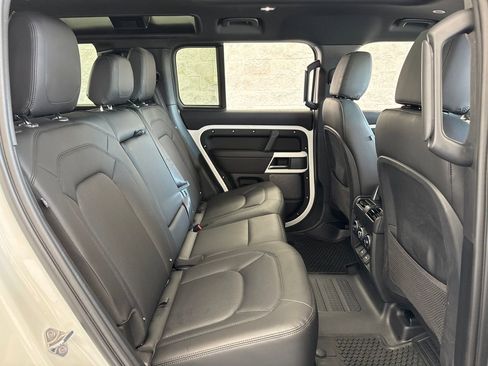 Used 2024 Land Rover Defender 110 SE AWD/4WD image 44