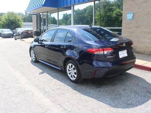 Used 2025 Toyota Corolla LE FWD image 4