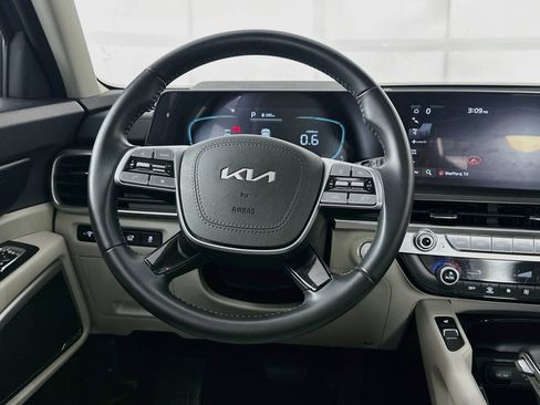 Used 2025 Kia Telluride S FWD image 18