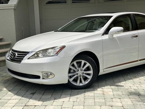 Used 2011 Lexus ES 350 FWD image 2