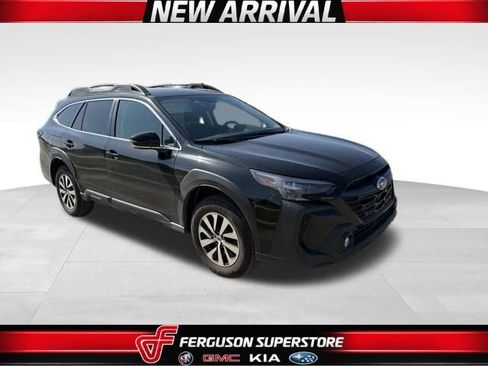 Used 2025 Subaru Outback Premium AWD/4WD image 1