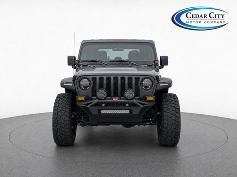 Used 2018 Jeep Wrangler Unlimited Rubicon w/ Cold Weather Group AWD/4WD image 5