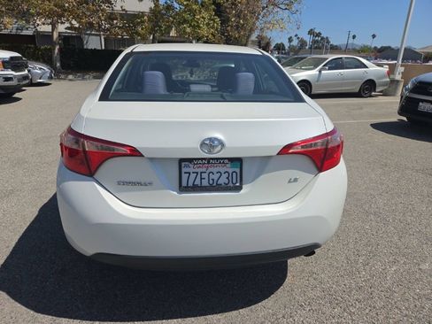 Used 2017 Toyota Corolla LE w/ Carpet Mat Package (TMS) FWD image 4