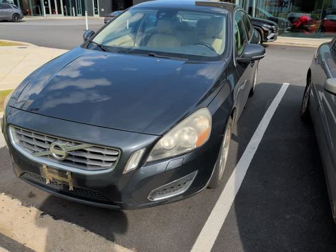 Used 2013 Volvo S60 T5 Premier FWD image 2