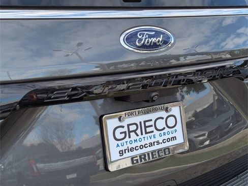 Used 2019 Ford Expedition Limited w/ Equipment Group 303A image 16