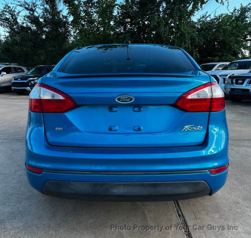 Used 2014 Ford Fiesta SE w/ Equipment Group 201A FWD image 5