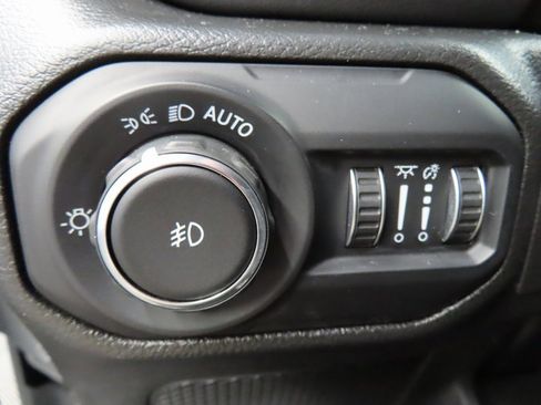 Used 2022 Jeep Wrangler Unlimited Sahara w/ LED Lighting Group image 44