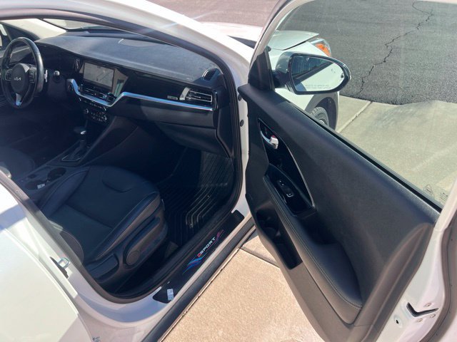 Used 2022 Kia Niro Touring Special Edition FWD image 25