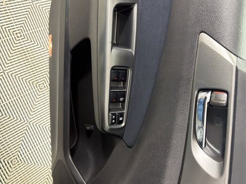 Used 2011 Subaru Forester 2.5X Touring image 12