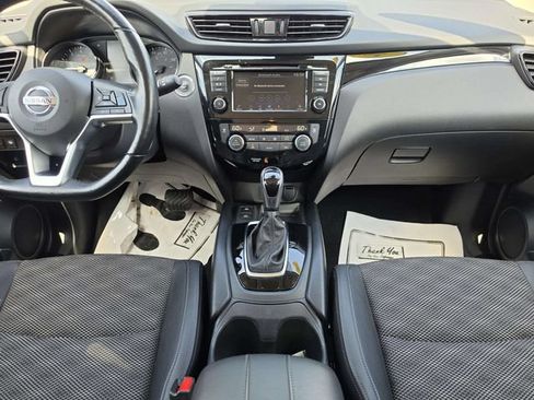 Used 2022 Nissan Rogue Sport SV w/ Technology Package FWD image 30