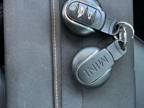 Used 2015 MINI Cooper S image 37