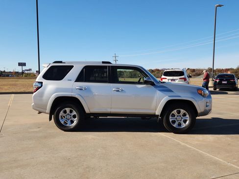Used 2024 Toyota 4Runner SR5 image 7