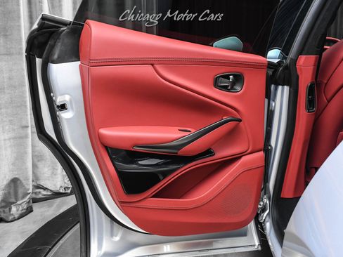 Used 2022 Aston Martin DBX image 32