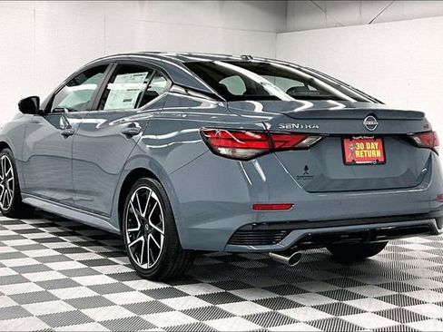 New 2025 Nissan Sentra SR w/ SR Premium Package FWD image 4