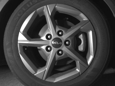 Used 2025 Kia K4 LXS image 12