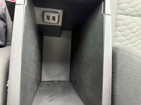 Used 2018 Chevrolet Equinox LT w/ Sun & Infotainment Package FWD image 25