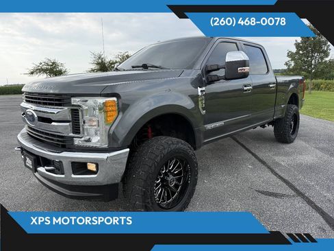 Used 2017 Ford F250 XLT w/ XLT Premium Package AWD/4WD image 1